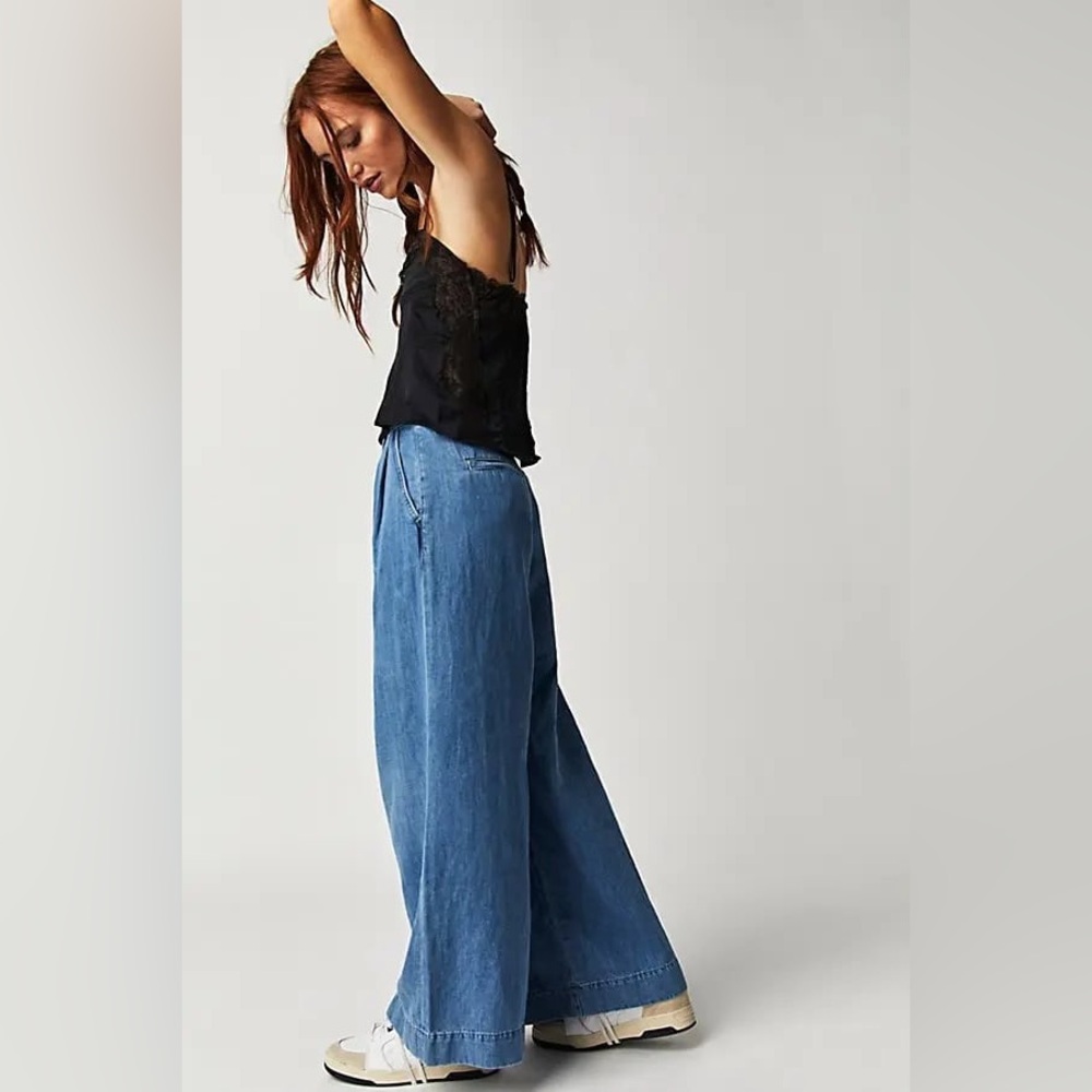 MOTHER Wide Leg Jeans in Medium Blue
